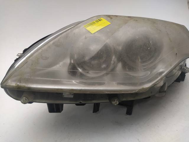 Luz esquerda 260600033R RENAULT