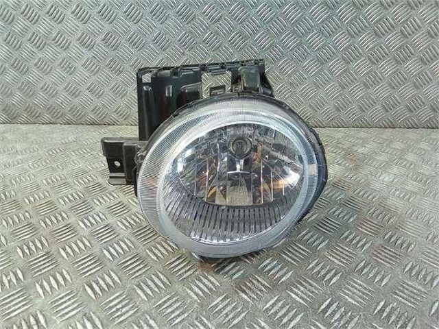 Luz esquerda 260601KA0A NISSAN