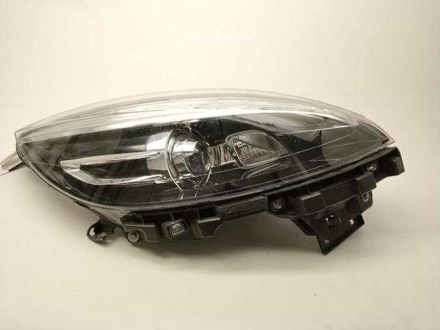 Luz esquerda 260603590R RENAULT