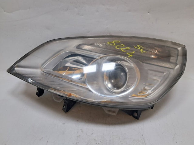 Luz esquerda 260605051R RENAULT