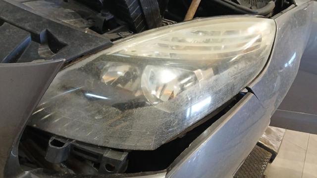 Luz esquerda 260606760R RENAULT