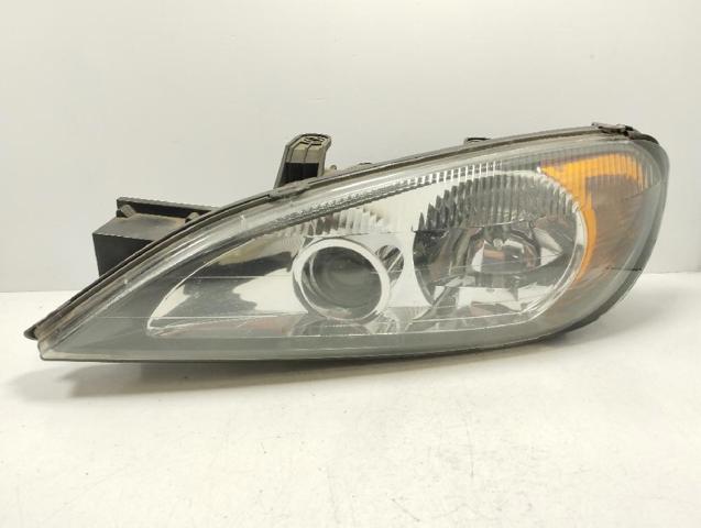 Luz esquerda 260609F629 NISSAN