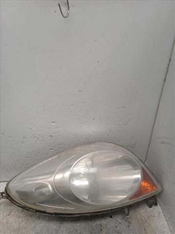 Luz esquerda 260609U10A NISSAN