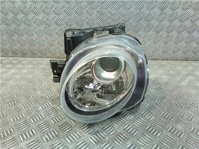 Luz esquerda 26060BV90B NISSAN