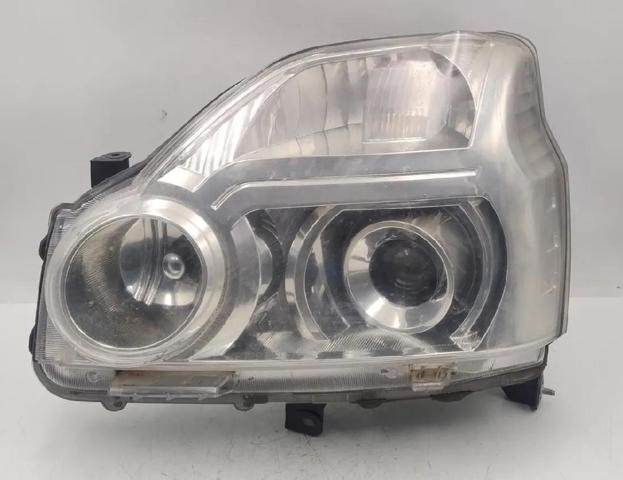 Luz esquerda 26060JG45C NISSAN