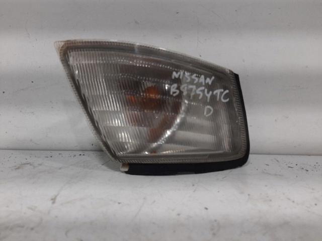 Pisca-pisca direito 261302F000 NISSAN