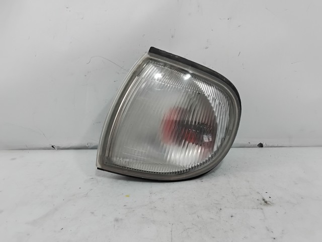 Pisca-pisca esquerdo 261357C000 NISSAN