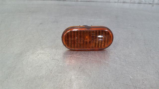 Luz intermitente no pára-lama 2616000QAA RENAULT