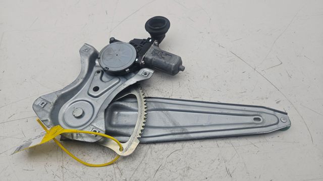 Motor de acionamento de vidro da porta dianteira direita 2621002330 TOYOTA
