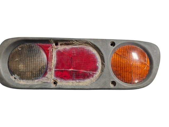 Lanterna traseira direita para Nissan Terrano R20