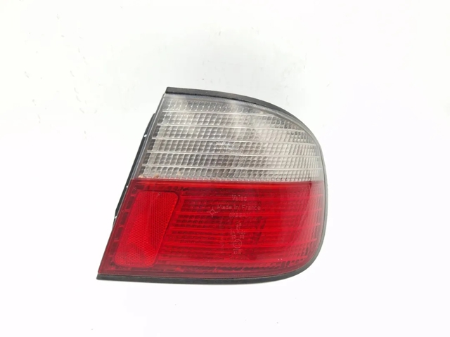 Lanterna traseira direita externa 265502F026 NISSAN