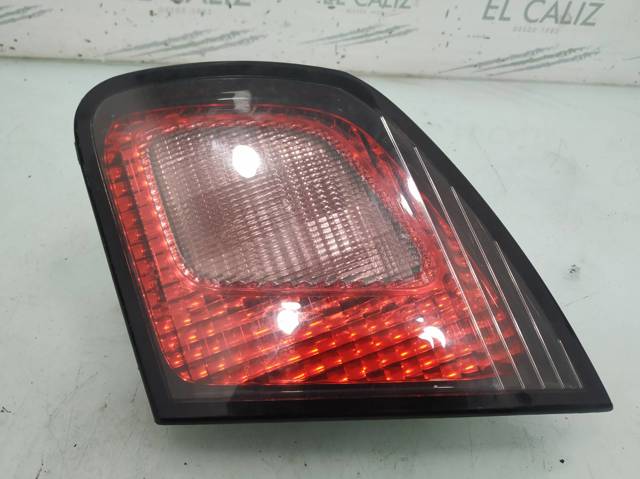 Lanterna traseira direita externa 265502F026 NISSAN