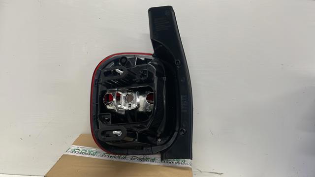Lanterna traseira direita 265503601R RENAULT