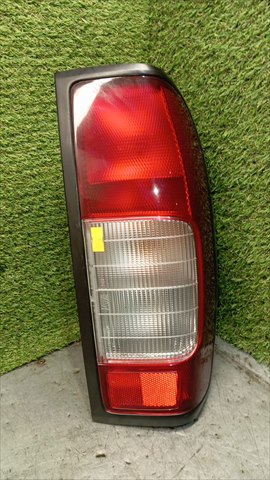 Lanterna traseira direita 265503S225 NISSAN