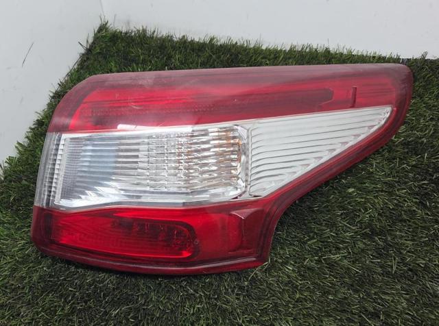 Lanterna traseira direita externa 265504EA0A NISSAN