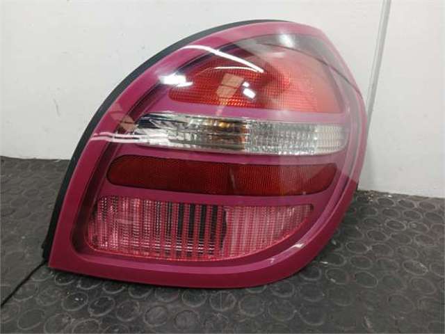 Lanterna traseira direita 26550BN011 NISSAN