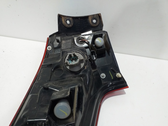 Lanterna traseira direita externa 26550HV00A NISSAN
