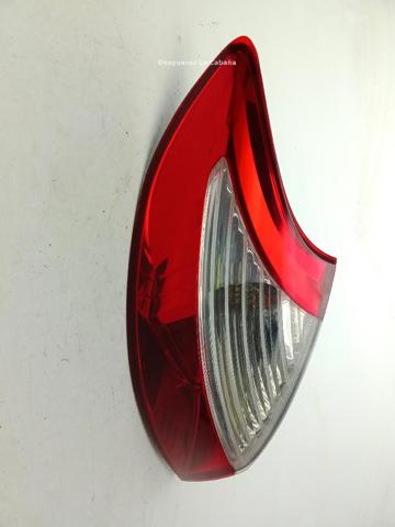 Lanterna traseira esquerda externa 265550007R RENAULT