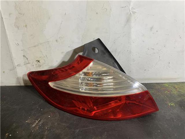 Lanterna traseira esquerda externa 265550007R RENAULT