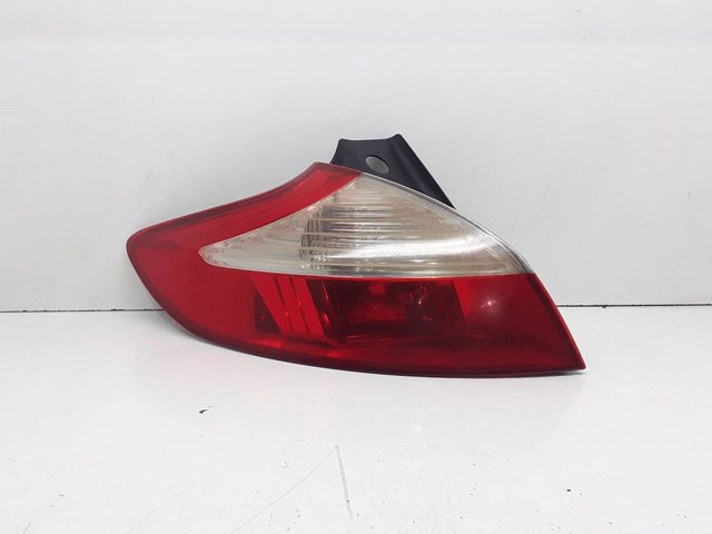 Lanterna traseira esquerda externa 265550007R RENAULT