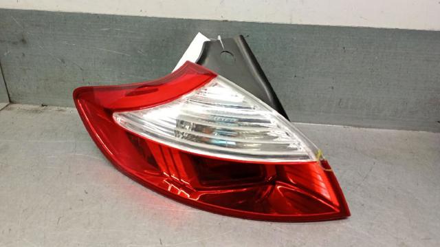 Lanterna traseira esquerda externa 265550007R RENAULT