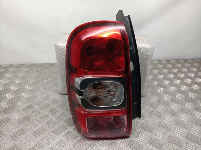 Lanterna traseira esquerda 265551679R RENAULT