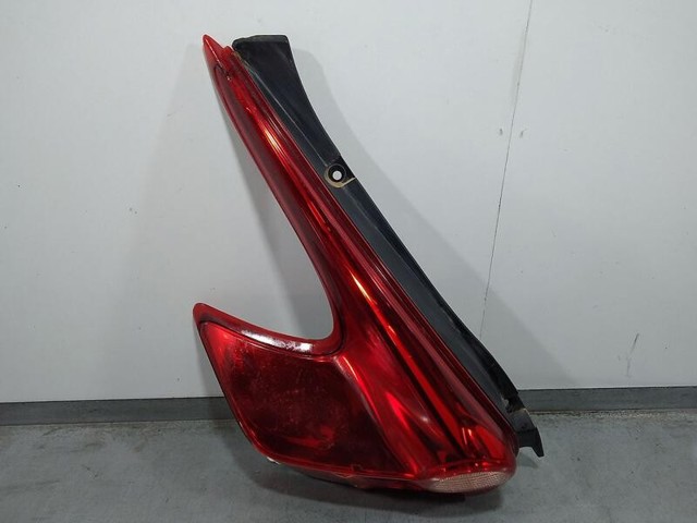 Lanterna traseira esquerda 265551KA0B NISSAN