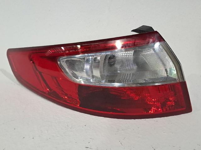 Lanterna traseira esquerda externa 265552802R RENAULT