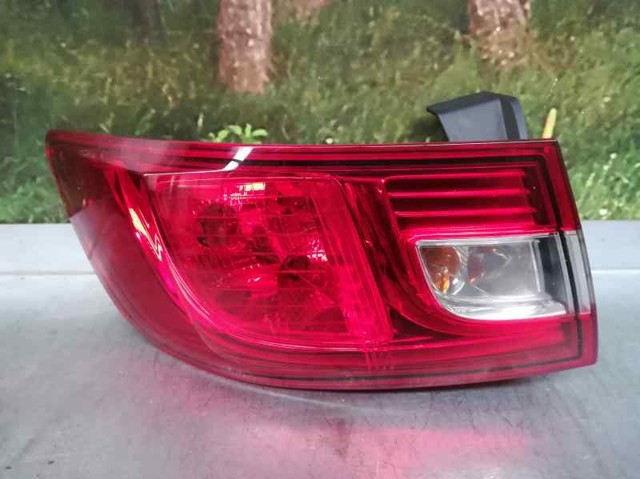 Lanterna traseira esquerda externa 265553752R RENAULT