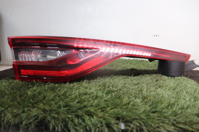 Lanterna traseira esquerda interna 265555331R RENAULT