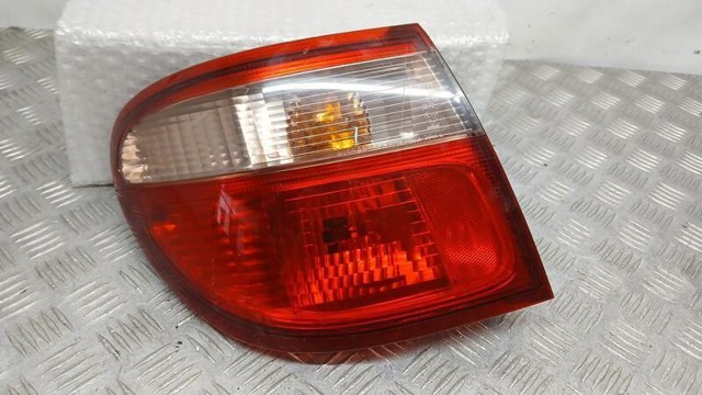 Lanterna traseira esquerda externa 265555M52A NISSAN