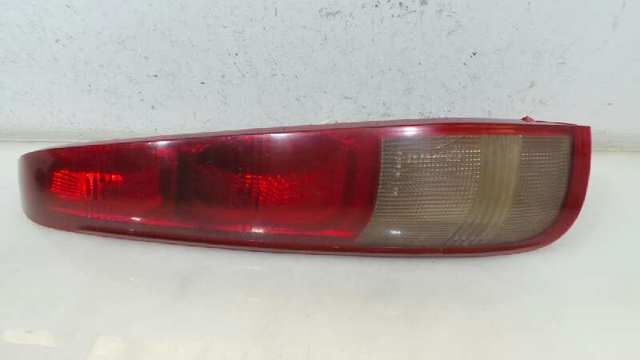 Lanterna traseira esquerda 26555EQ00B NISSAN