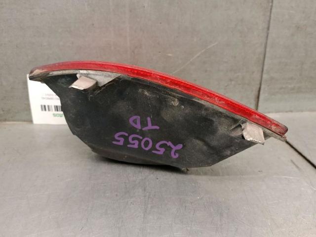 Lanterna do pára-choque traseiro direito 265800001R RENAULT