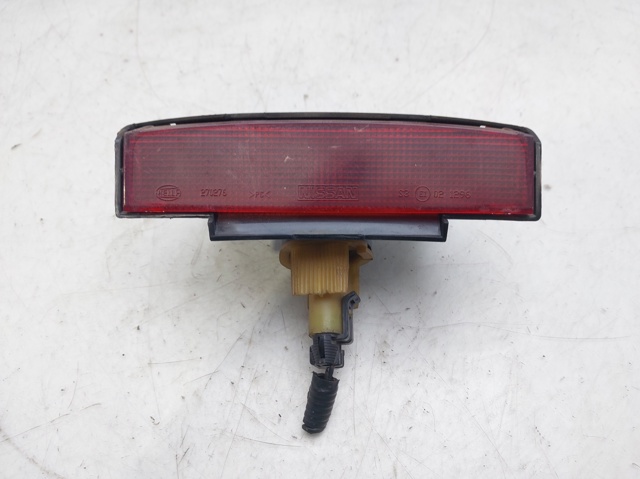 Sinal de parada traseiro adicional para Nissan Primera P12