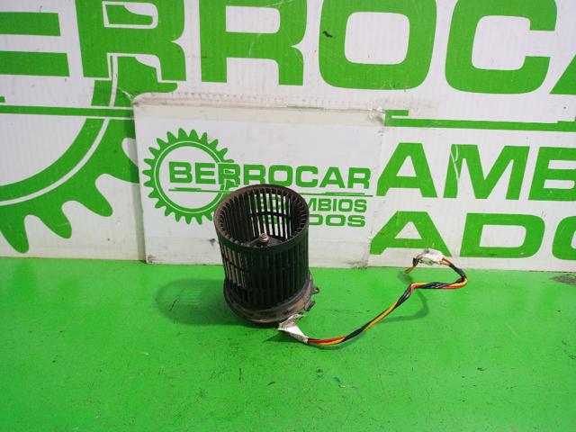 Motor de ventilador de forno (de aquecedor de salão) 272261KA0A NISSAN