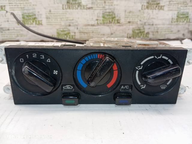 27515VB300 Nissan/Infiniti