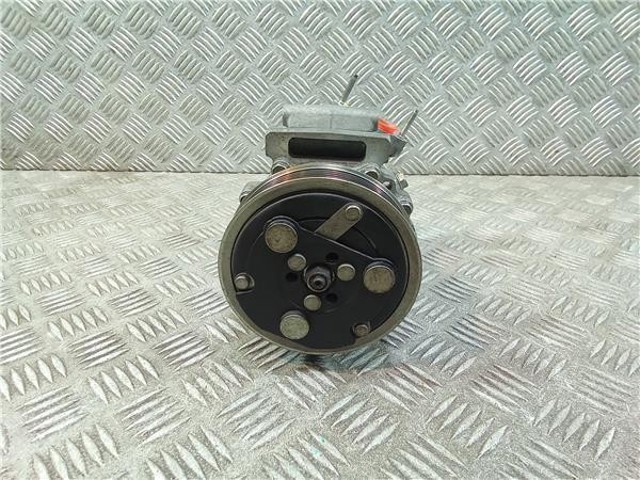 Compressor de aparelho de ar condicionado 2758433 BMW