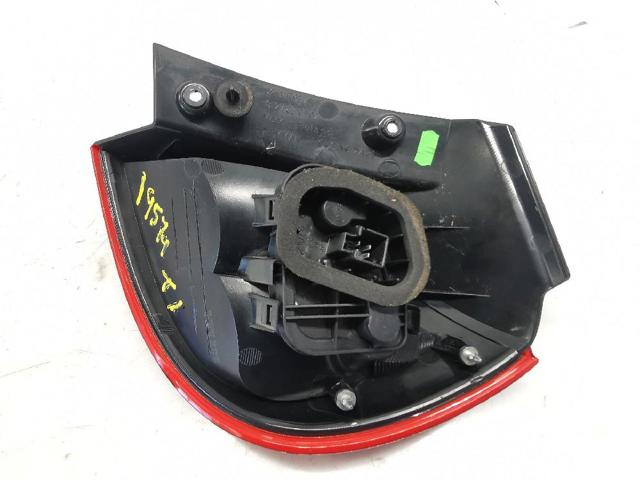 Lanterna traseira esquerda externa 27850102 MITSUBISHI