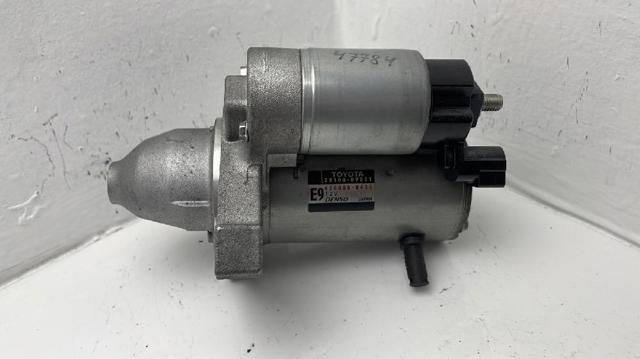 281000Y091 Toyota