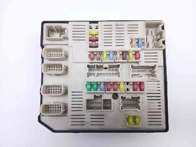Unidade de dispositivos de segurança 284B60008R RENAULT