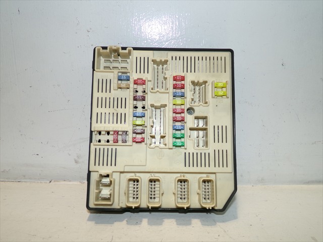 Unidade de dispositivos de segurança 284B66052R RENAULT