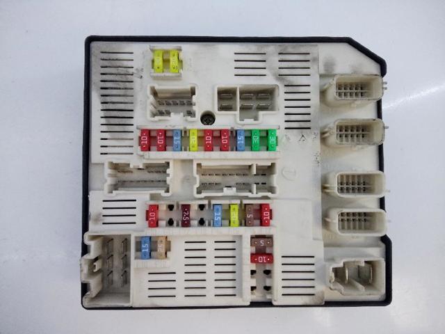Unidade de dispositivos de segurança 284B66052R RENAULT