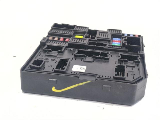 Unidade de dispositivos de segurança 284B67853R RENAULT