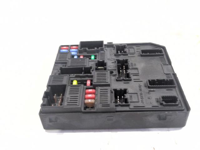 Unidade de dispositivos de segurança 284B74BA0A NISSAN