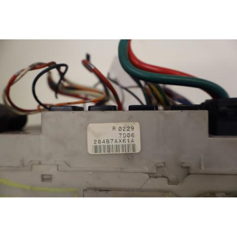Unidade de dispositivos de segurança 284B7AX61A NISSAN