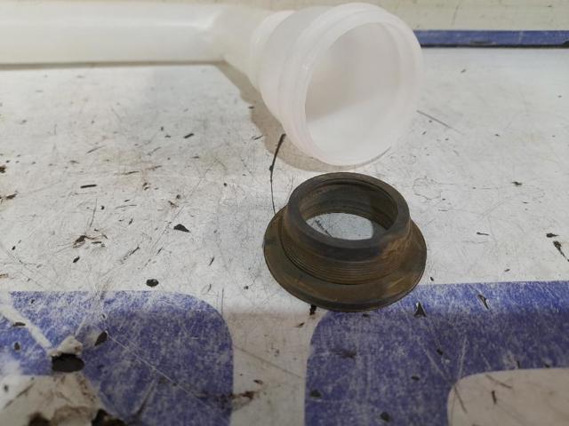 Gargalo do tanque de fluido para lavador 289158965R RENAULT
