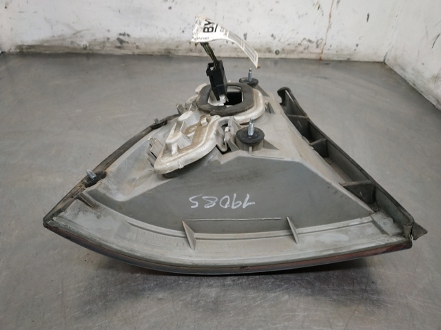 Lanterna traseira direita 29058010 OPEL