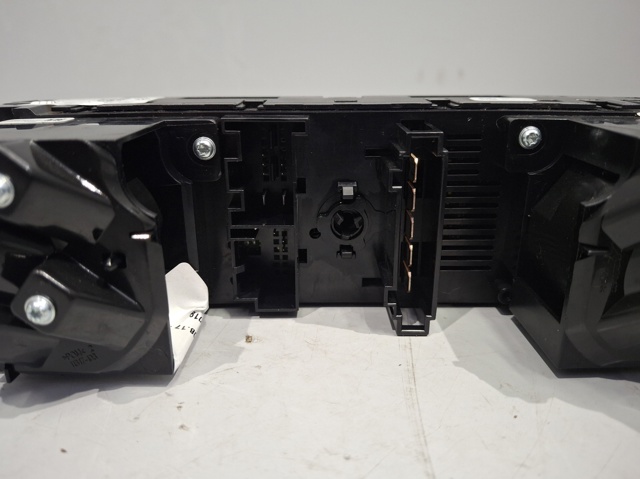 2G1820045F VAG