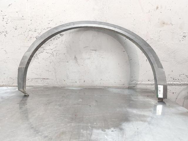 Expansor direito (placa sobreposta) de arco do pára-lama traseiro 2GA854820E VAG
