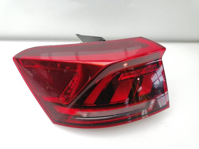 Lanterna traseira esquerda externa 2GA945095A VAG